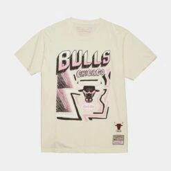 Mitchell & Ness Chicago Bulls Sidewalk Sketch Mens Short Sleeve Shirt (Beige/Black)